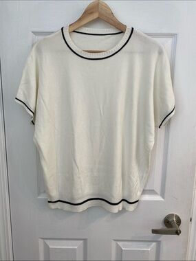 Classic Cream Short-Sleeve Knit Top with Black Trim, Tailored, size large
